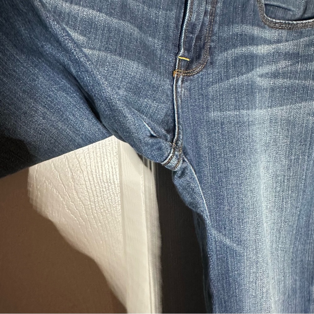 Lucky Brand Women's‎ Flare Blue Jeans - Picture 4 of 6